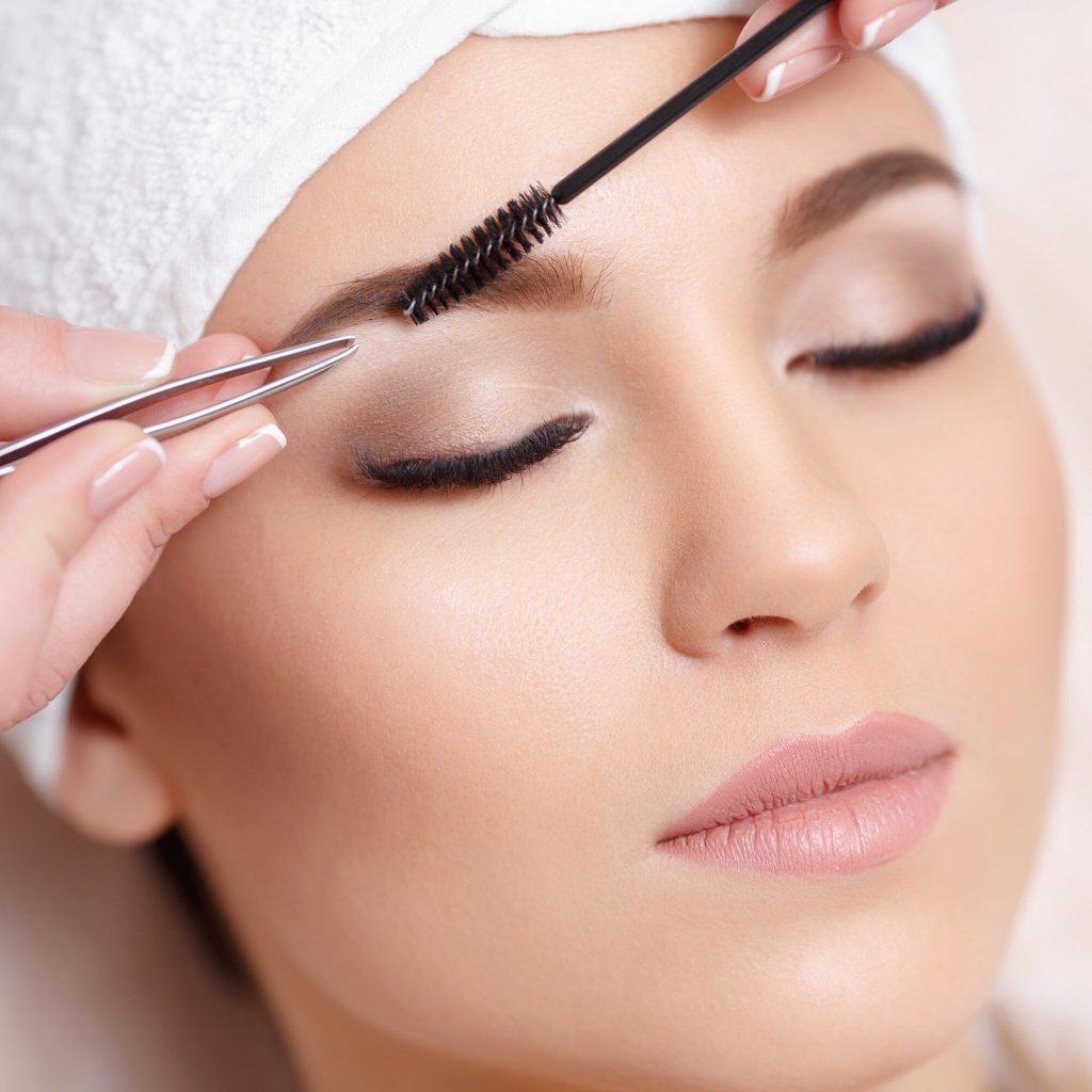 Diseño y perfilado de cejas